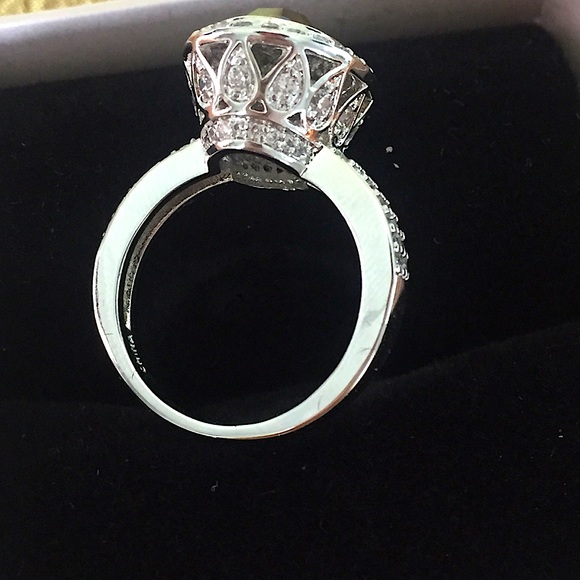 Queens Crown Blue Gem Ring - Picture 3 of 5